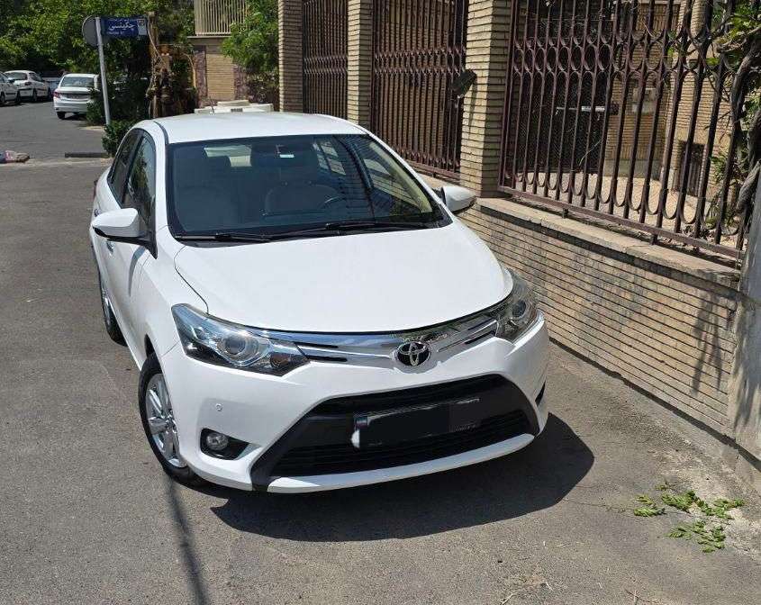 کارشناسی خودرو تویوتا یاریس در محل در تهران